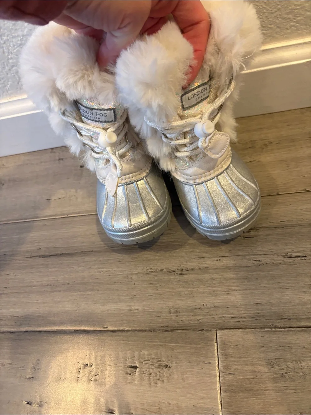 London fog kids Faux-Fur Winter Boots in Ivory and Silver